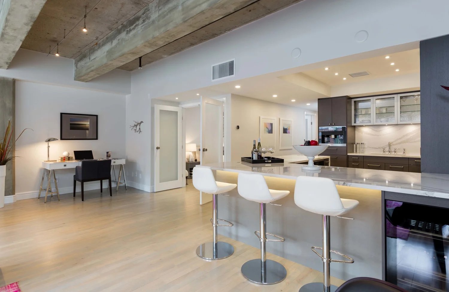 Mainland Street - Yaletown Condo Renovation photo 2